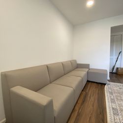 5 Piece Modular Couch - Easy To Move! 