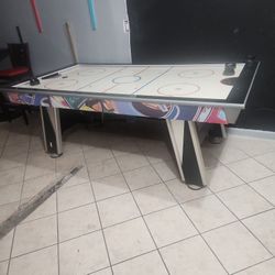 Air Hockey Table