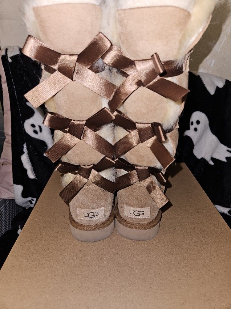 Size 6 UGGs Boots