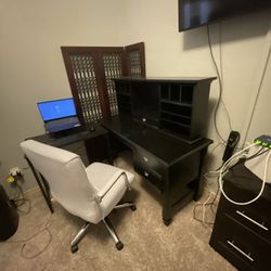 Desk, Side Computer Table PLUS INCUDES WHITE LEATHER CHAIR 