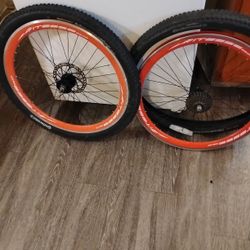 Vitesse  2600 Bicycle Rims And Tires 