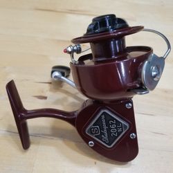Shakespeare 2062 NL Vintage Spinning Reel 