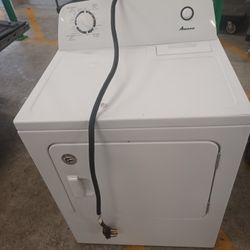 Amanda electric clothes dryer.Heavy duty works.Good not a day warranty.I fix until washers and dryers