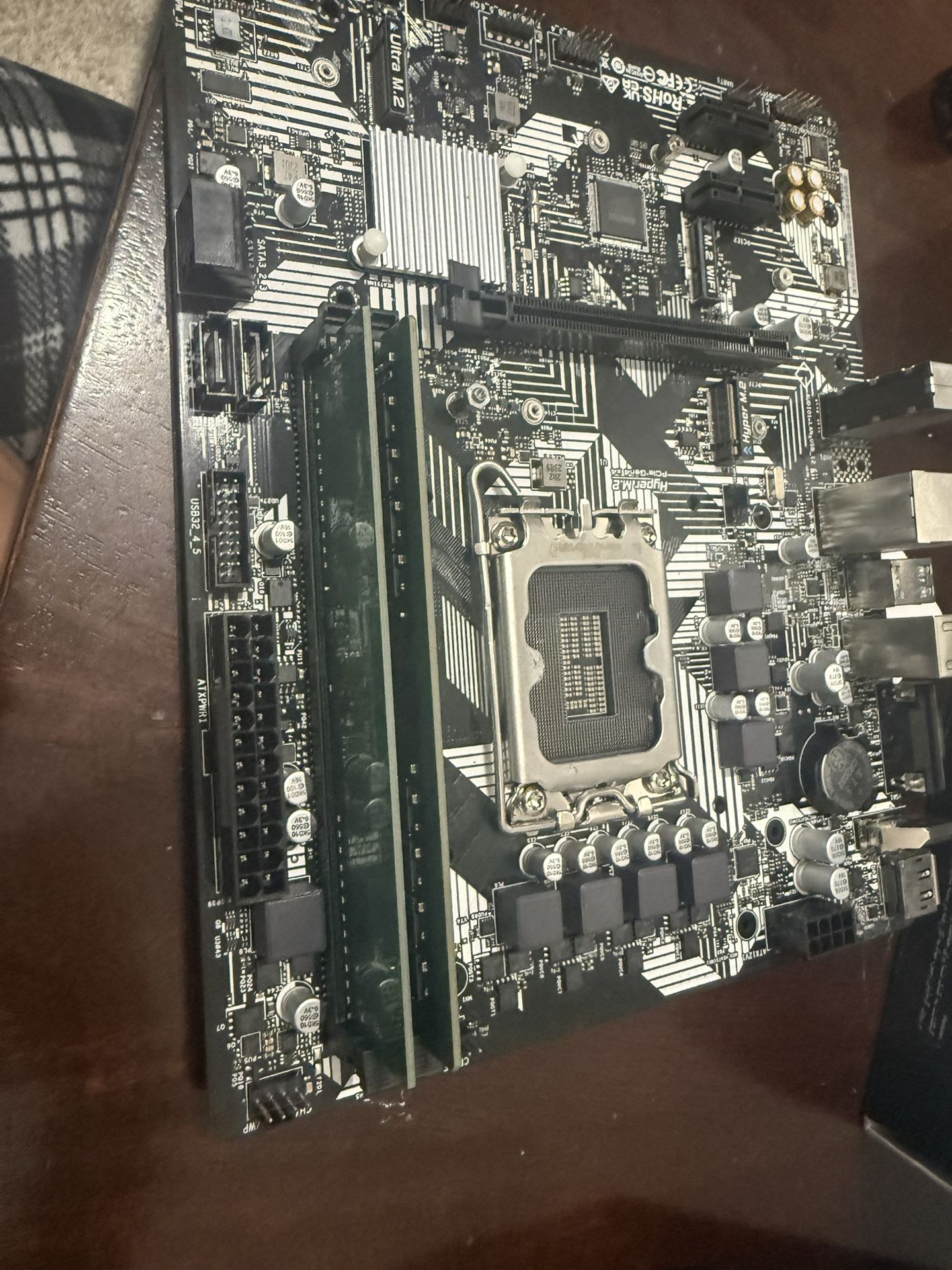 Motherboard, B760M And Two Ram Memories 8gb And 16gb