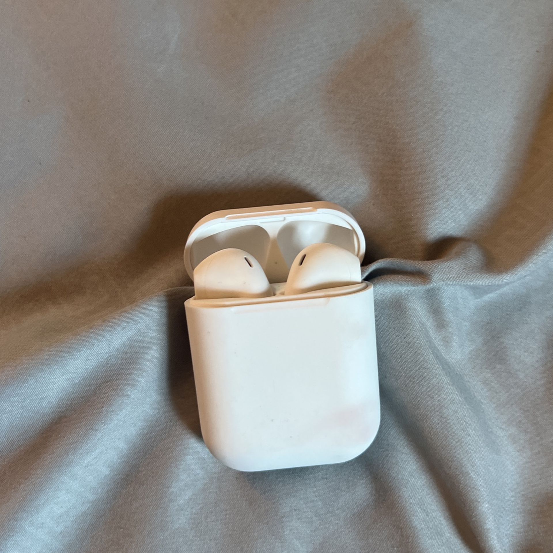 FIRST GEN AIRPODS. NEVER USED 