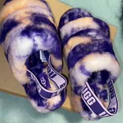  BRAND NEW UGG SANDALS WORN ONCE NEED GONE TODAY !!! 