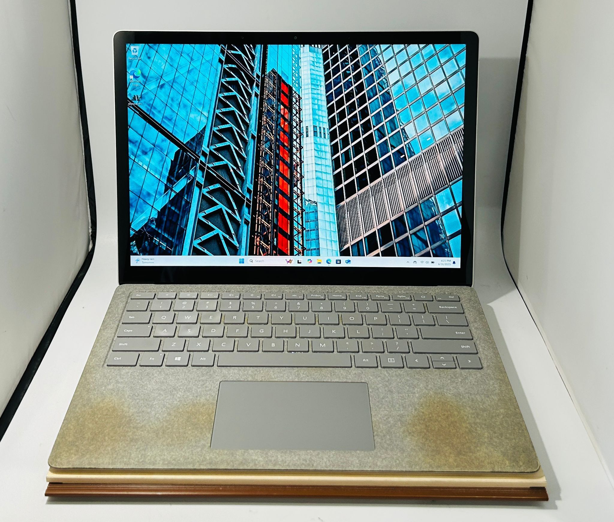 Microsoft Surface Laptop TouchScreen Core i5-7200 4GB 128GB SSD Windows 11 Pro Read Description