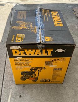DEWALT 4000 PSI 3.5 GPM Gas Pressure Washer with Honda GX270 Engine, Heavy-Duty Commercial Cold Water
