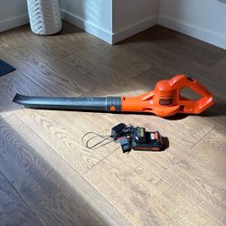 Black + Decker Leaf Blower