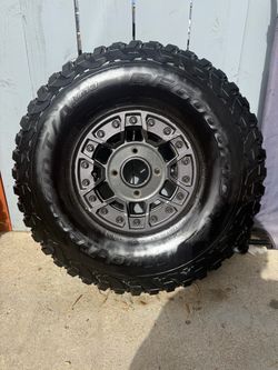 Bfg 32 tires set with can am rims Utv