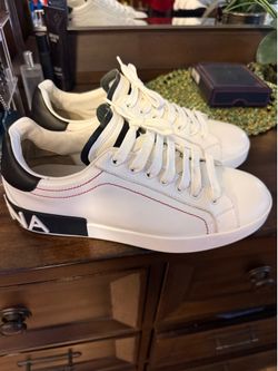 Sneaker shoes