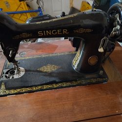 Singer Sewing Machine 