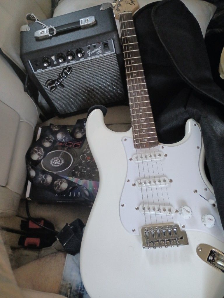 Got This For Sale Mixer 70 Fender Guitar Got It At Guitar Center Has Warranty I Paid 240