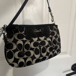 Coach Large Wristlet Grey And Black 