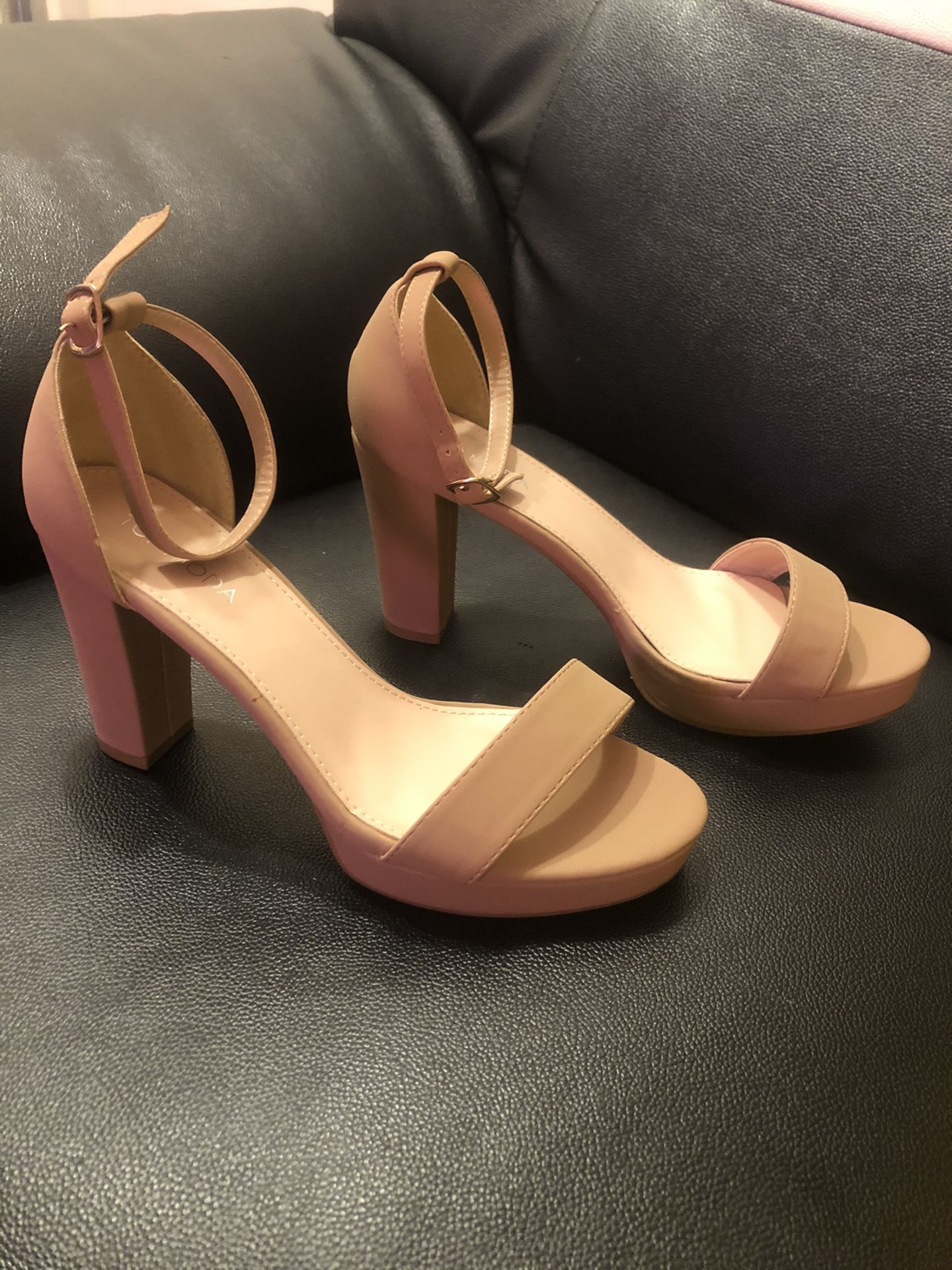 Heels size 7 1/2