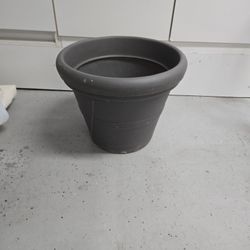 patio planting pot  17" x 17"