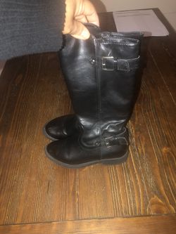 Girls black boots