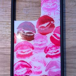 Lips wildflower case