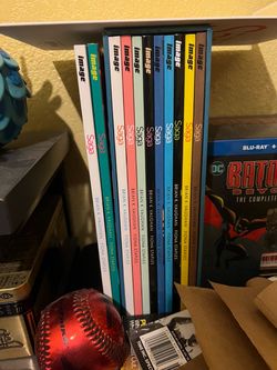Saga comics box set