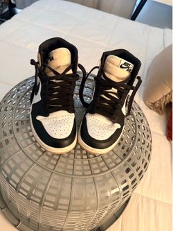 Used but good shoes sell together 60 bucks