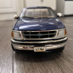 Diecast 1/18 Scale Ertl American Muscle  1997 Ford F-150 XLT Pickup Truck Blue 