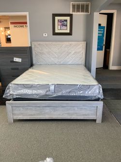 Queen Size Bed with Mattresses NEW