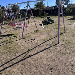 Swing set 