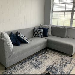 Sectoriales Y Couch Brand New For Sale 