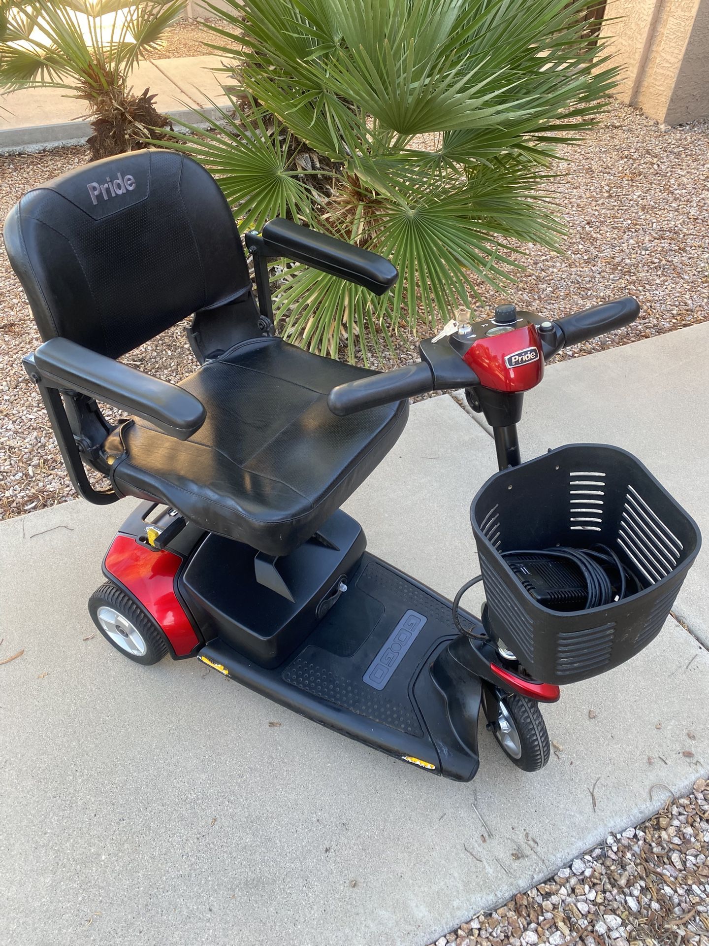 Pride "GoGo Elite Traveler" Mobility Scooter