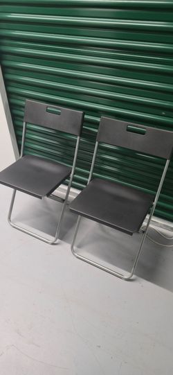 Folding Chairs x2