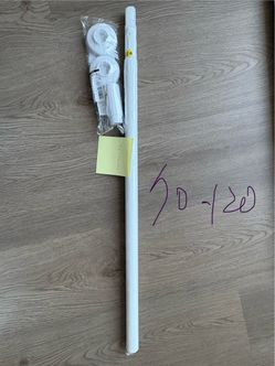 Adjustable curtain rod