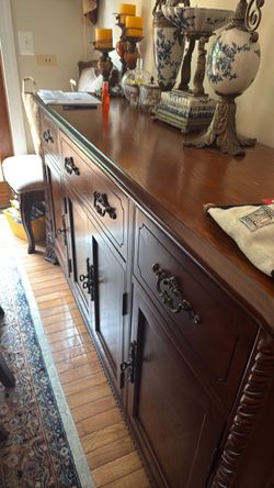 Wooden side cabinet