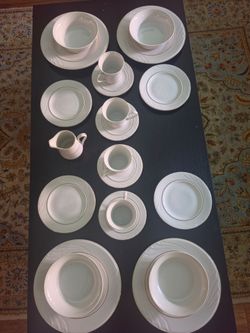 Gibson  White Stoneware Dinnerware Set, 21-Piece