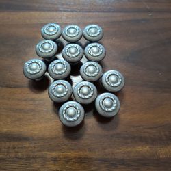 14 Knobs With Screws 