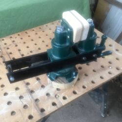 Guitar Vice.     South Austin.    $75 Cash.   