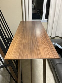 Coaster Home Furnishings - Finnick - Pub Height Bar Table - 47-Inch Rectangular Table with Angled Tapered Legs - Dining Room & Home Bar - Walnut