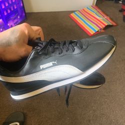 Fresh Puma Romas Size 10 