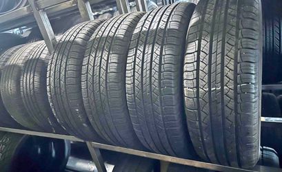 235/65/18 Michelin Tires con 80% de vida las 4