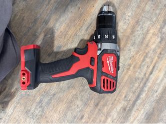 Milwaukee drill (read description)