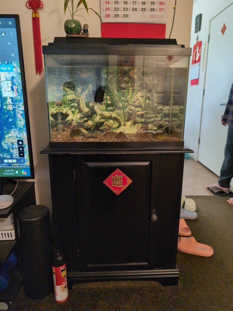 [Pending] 20 Gallon Fish Tank With Stand