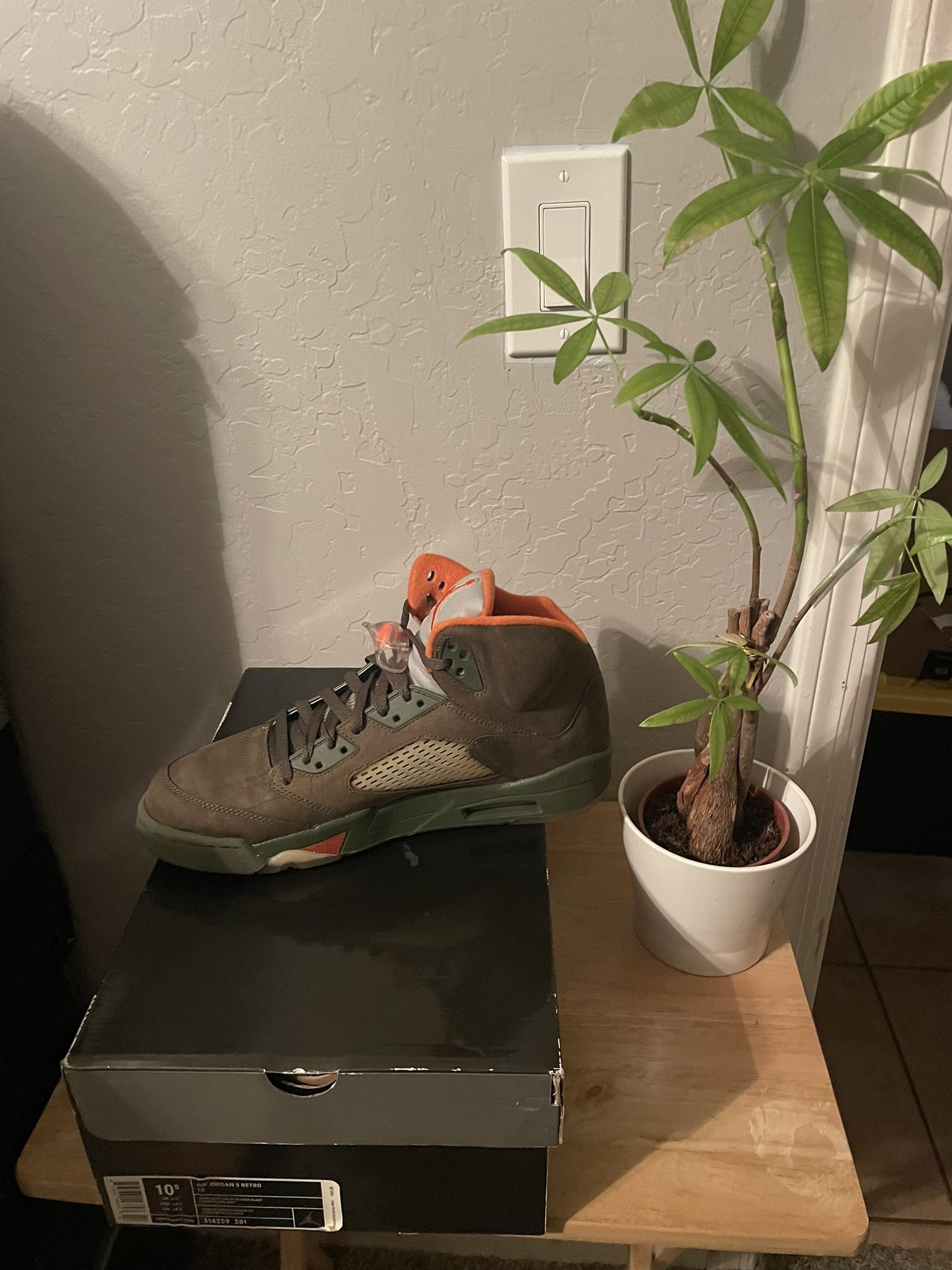 Size 10.5 - Air Jordan 5 Retro LS Olive NEW DS!!