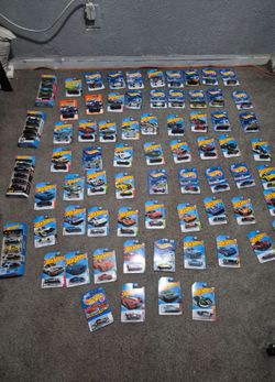 Hot Wheels Lot: 60 Cars & 4 Sealed 5-Packs