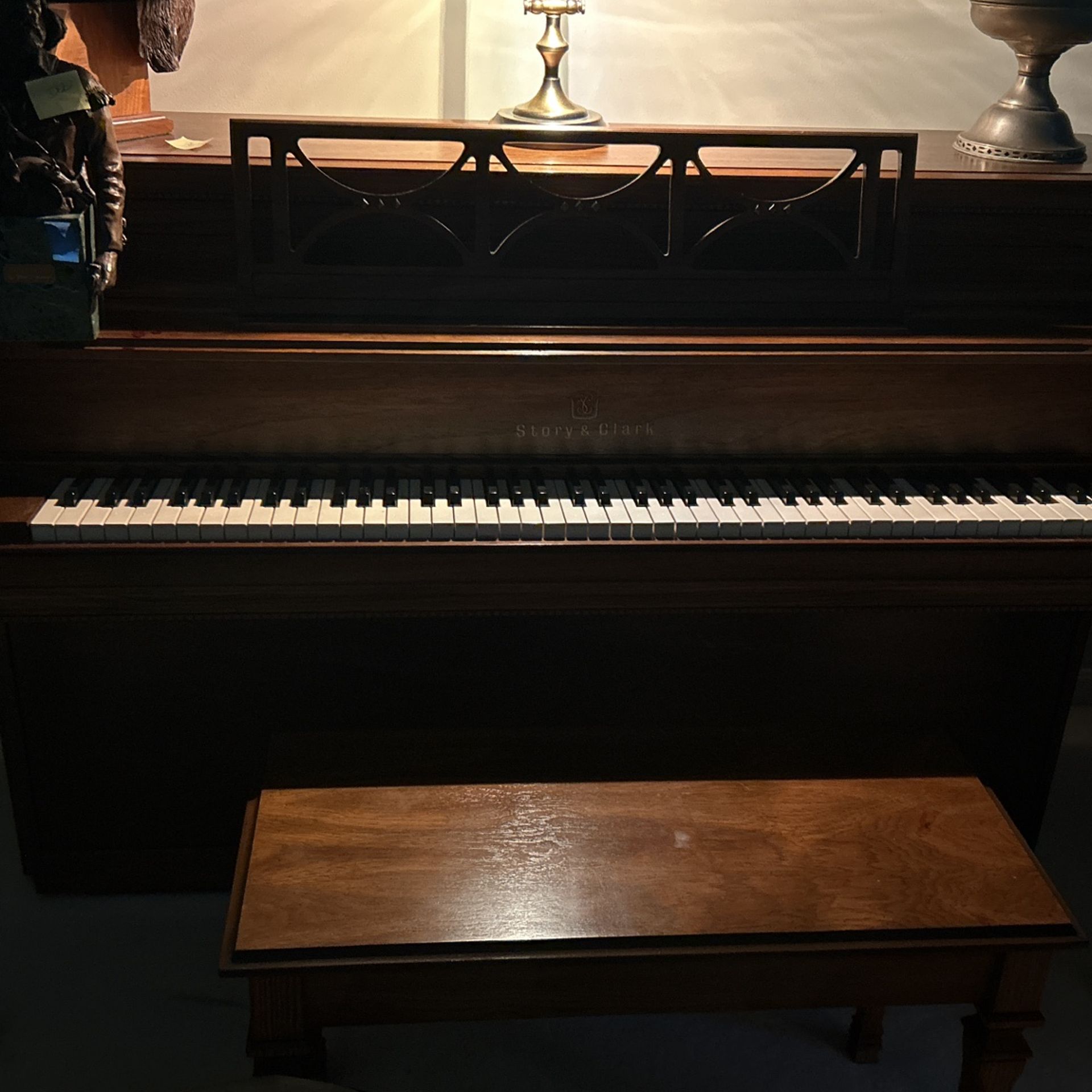 Story And Clark Piano 