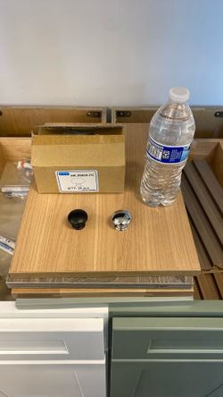 Cabinet Door Nob for SALE!
