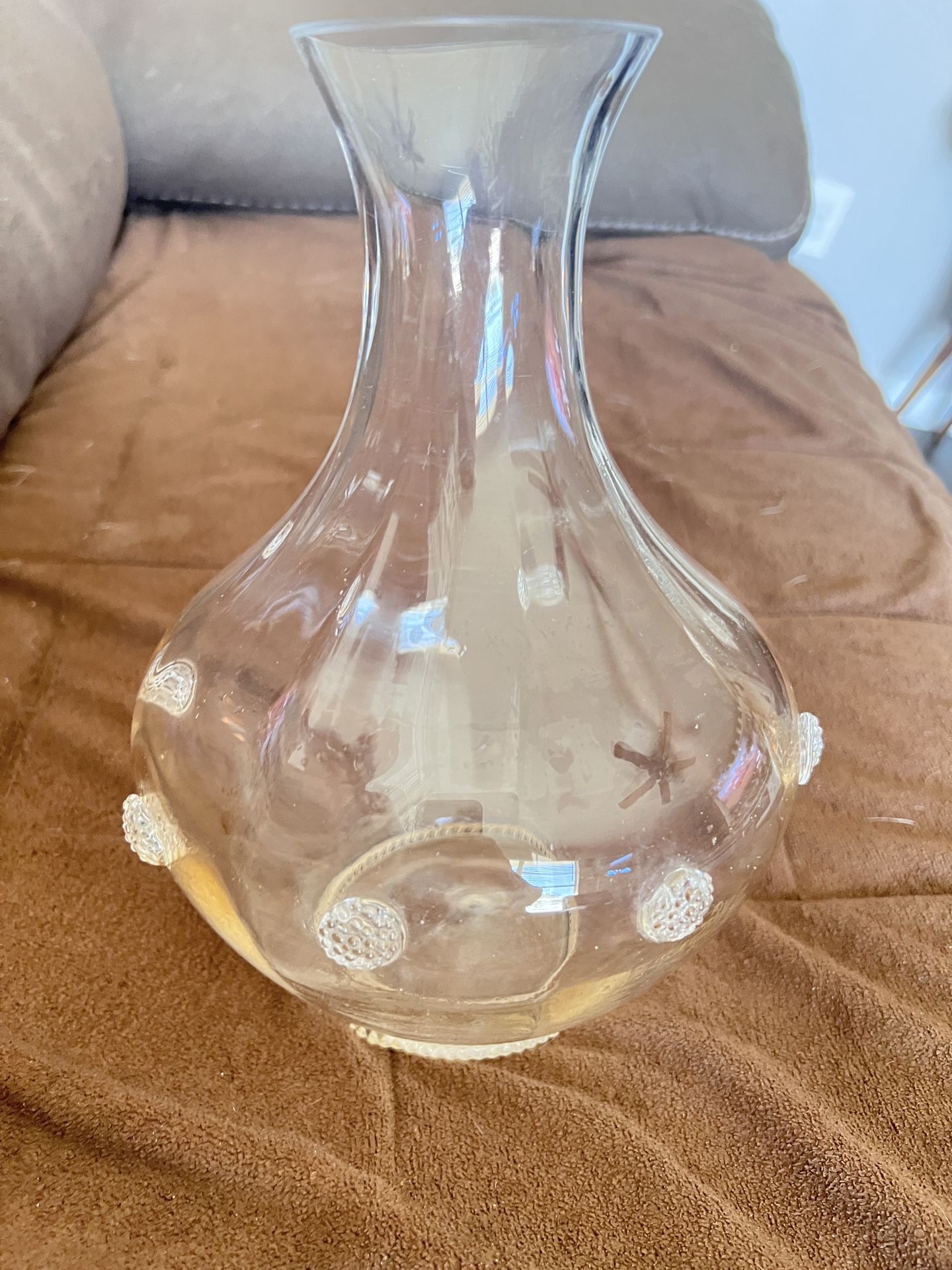 Juliska Glassware Berry and Thread decanter no chips or cracks. Beautiful Vase