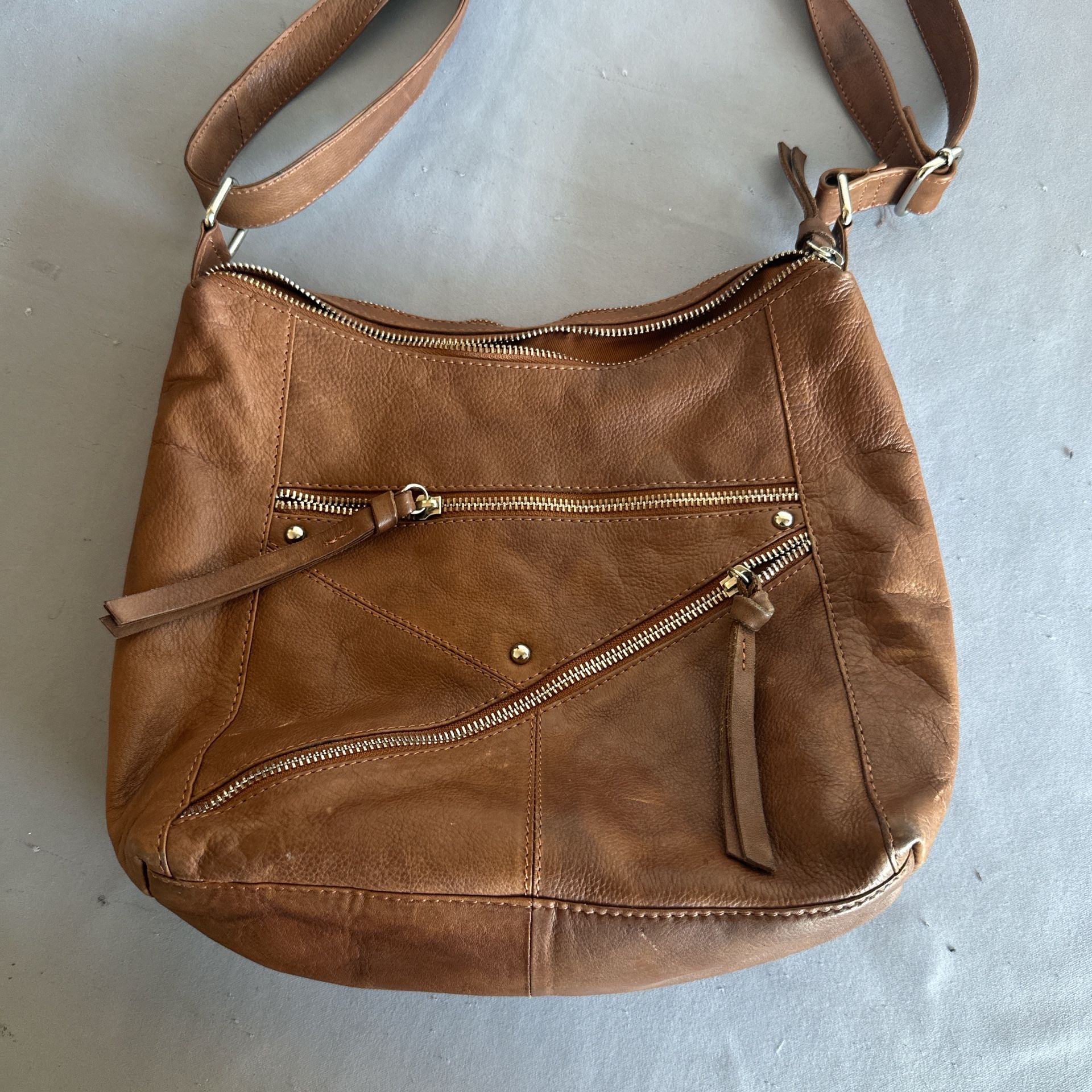 Great American Leather Works Brow Leather Crossbody Bag W/Weaved Front Pocket . W 10” H 9” D 5”