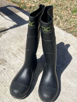 A pair of CLC Black Rain Slush Boots Sz 9 1/2. like new