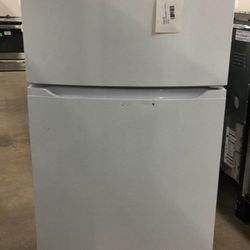 FRIGIDAIRE Top Freezer Refrigerator