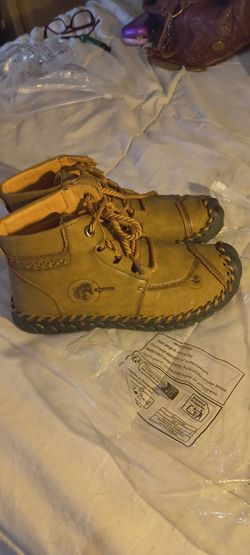 Women's light brown boots
