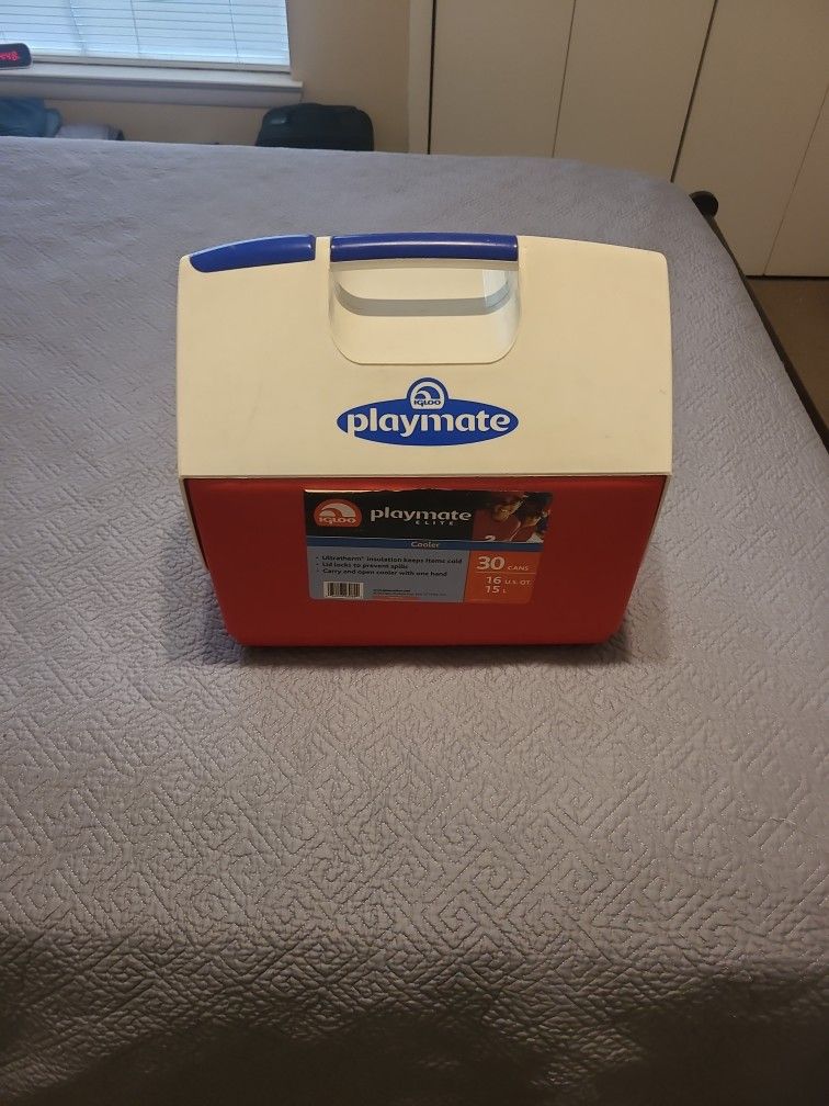 Igloo Playmate Elite Hard Cooler